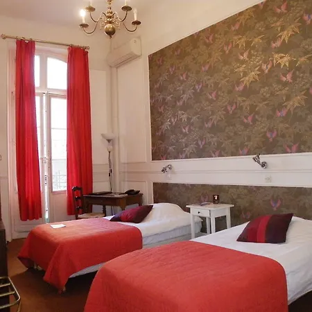 מלון Ibis Styles Vieux Port 3*
