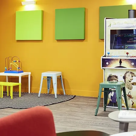 מלון Ibis Styles Vieux Port 3*