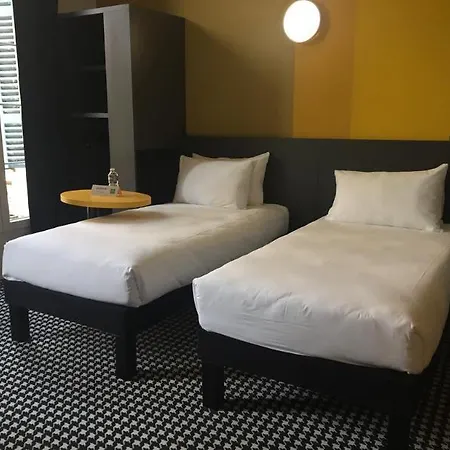 Ibis Styles Vieux Port מלון 3*
