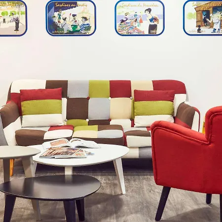 Ibis Styles Vieux Port מלון
