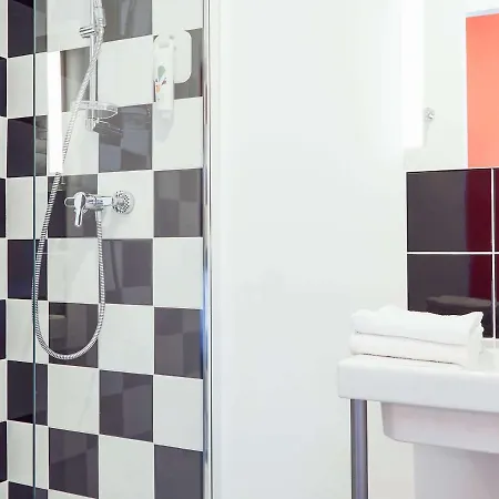 Ibis Styles Vieux Port 3* מרסיי
